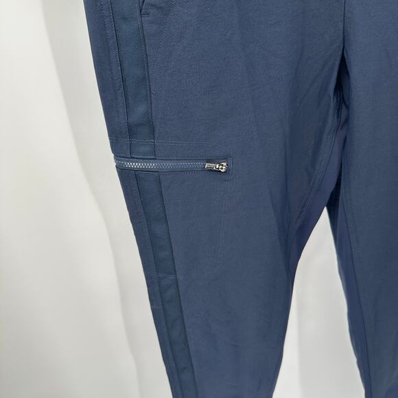 Athleta Wander Hybrid Pants in Navy 982341 // 2 Petite - Picture 7 of 10